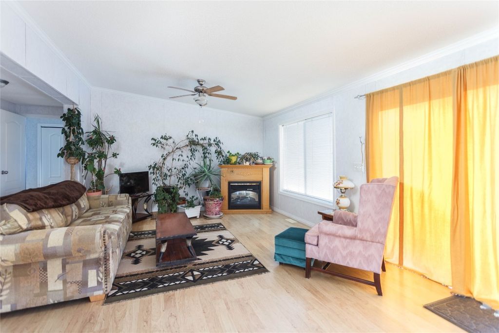 listing image 16519129391279131563