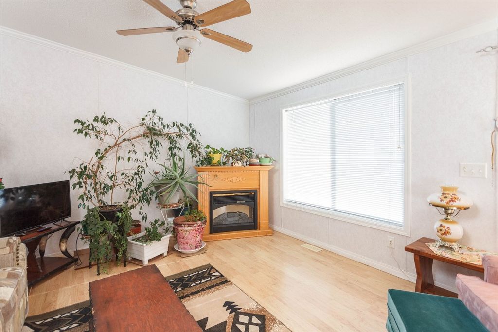 listing image 16511171019182562482