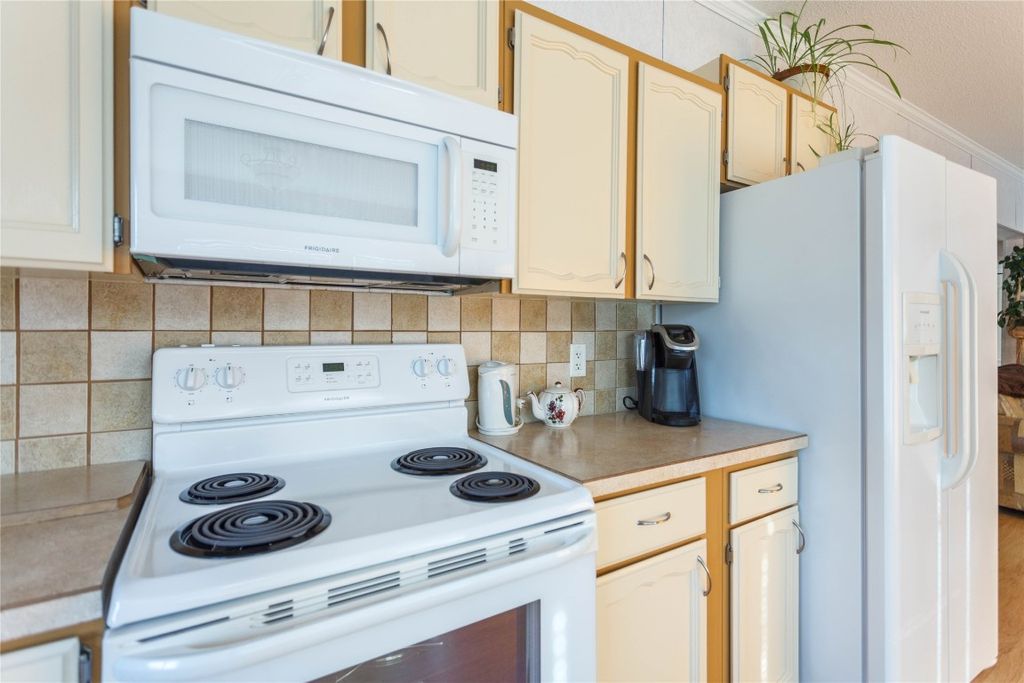 listing image 16517150383274770764