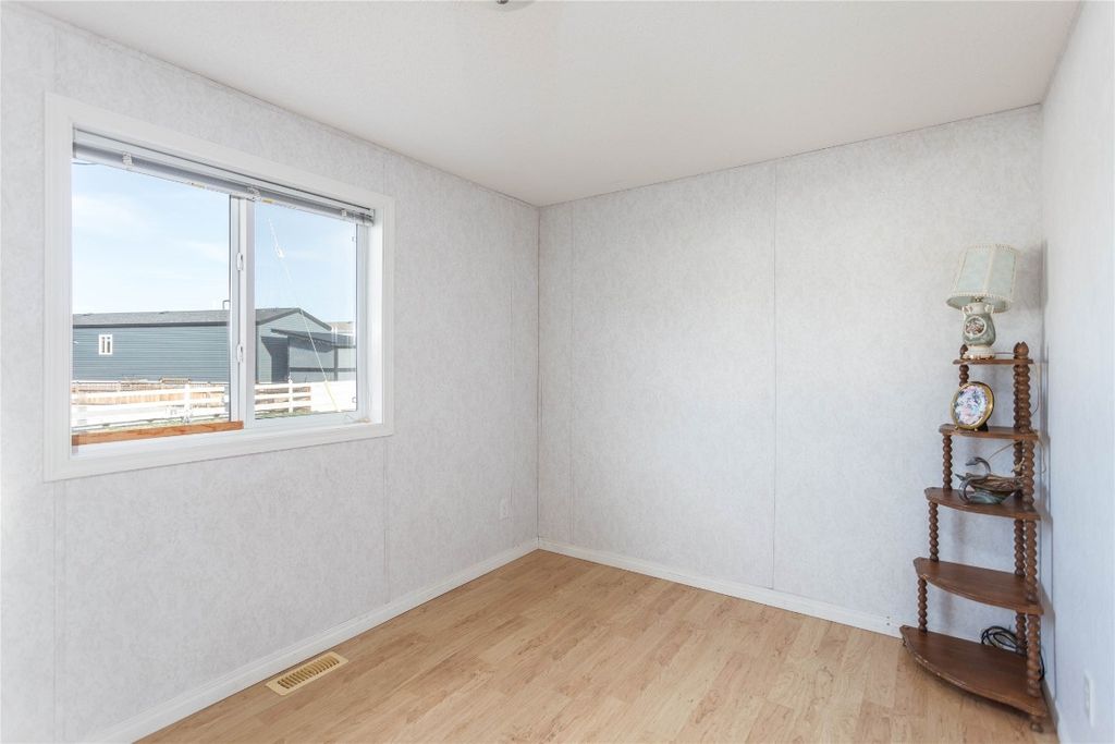 listing image 16518370121879118869