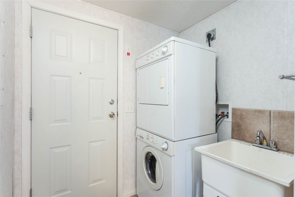 listing image 16519592959626185940