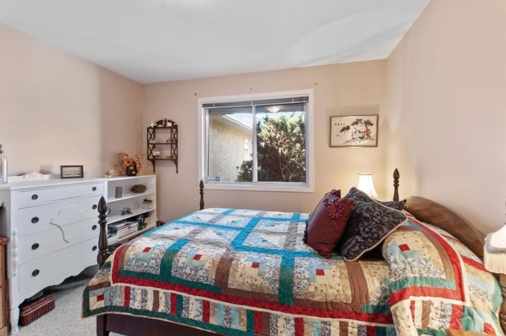listing image 16513782387419