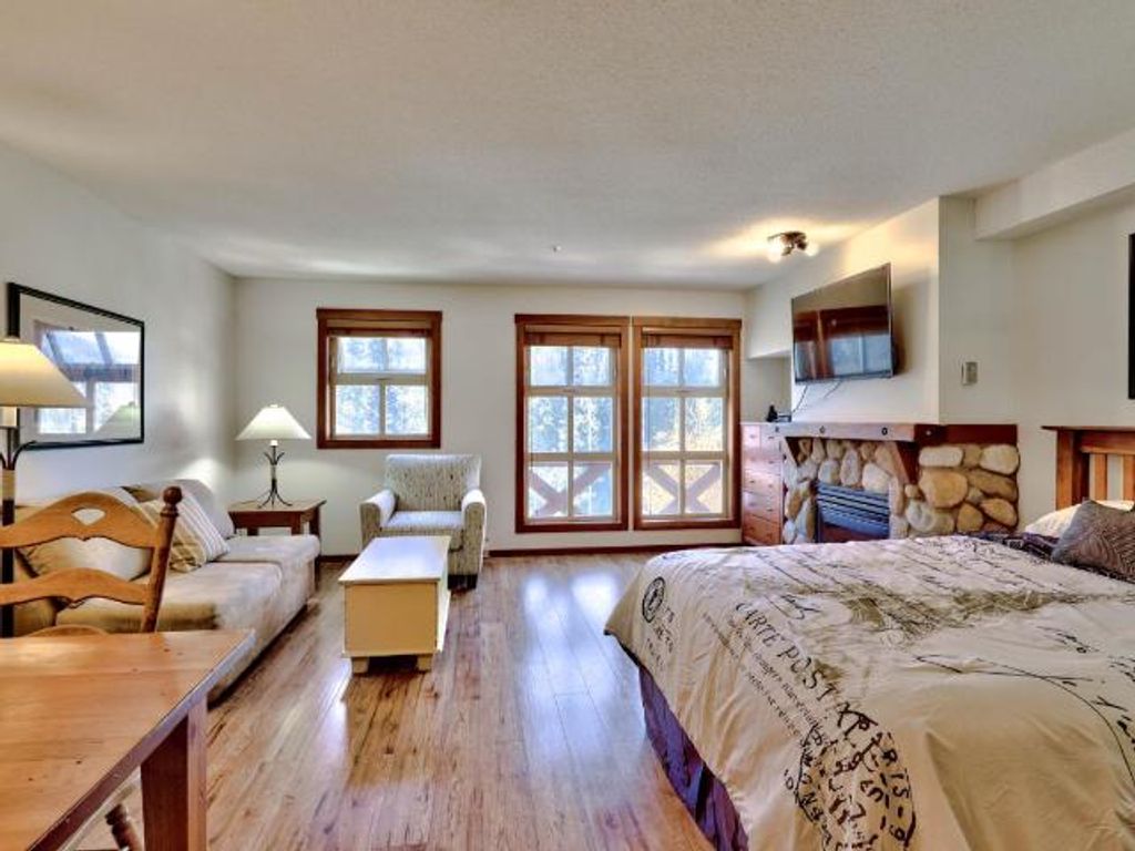 listing image 16510321959904174786