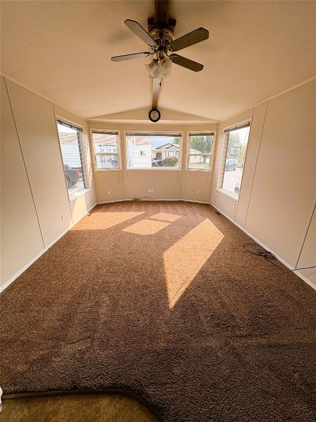 listing image 16510331150756254834