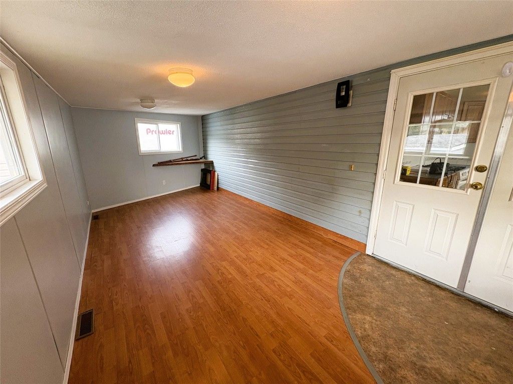 listing image 16519306486175519972