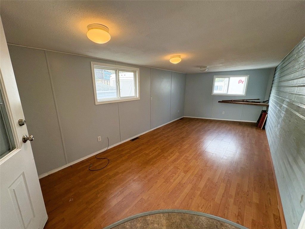 listing image 16516565888721230836