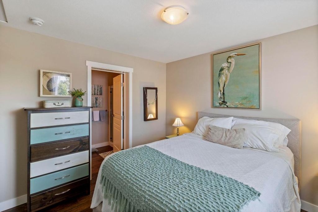 listing image 16516740956594542353