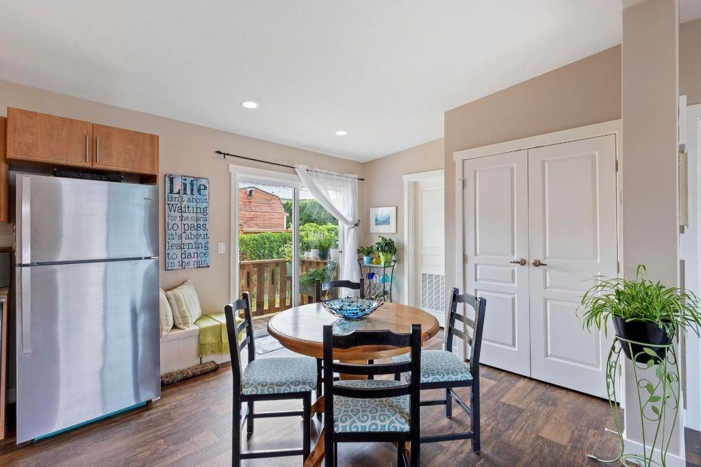 listing image 16514424046425190651