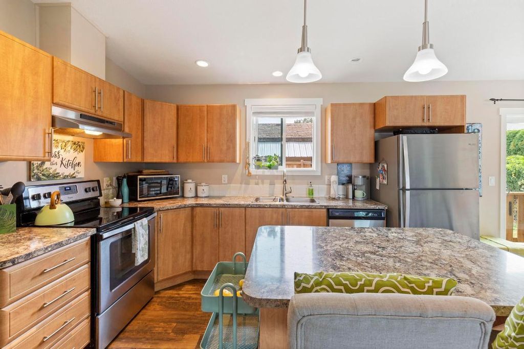 listing image 16519048403660703551