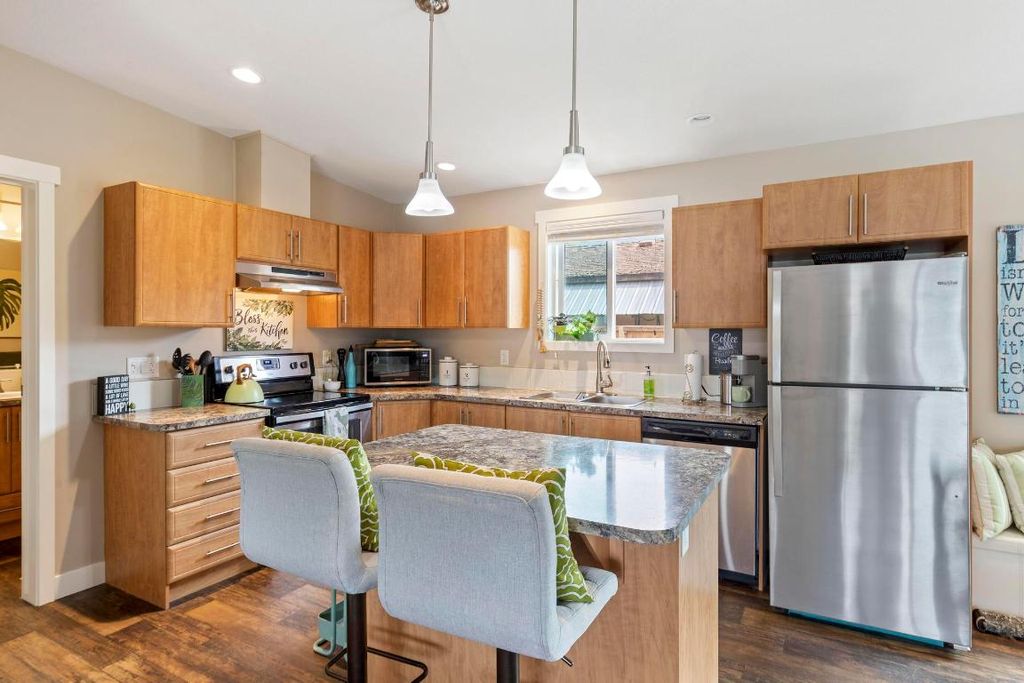 listing image 16513316235078528665