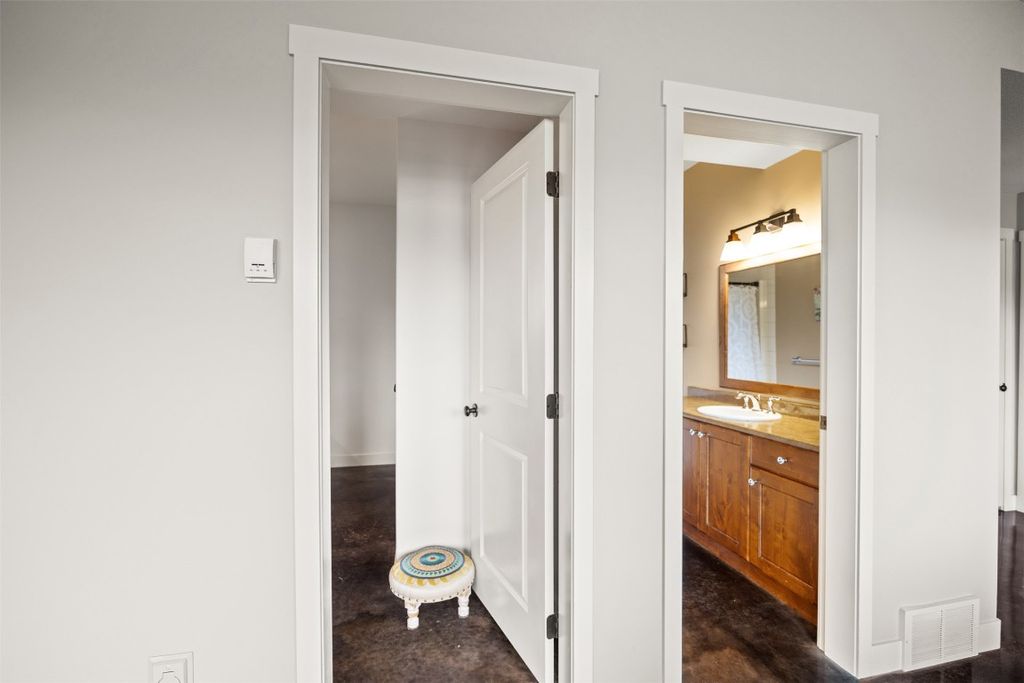 listing image 16517124961897564957