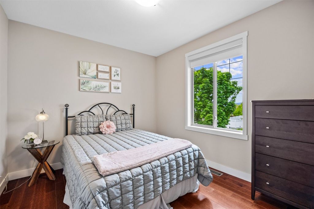 listing image 16511719448601020082