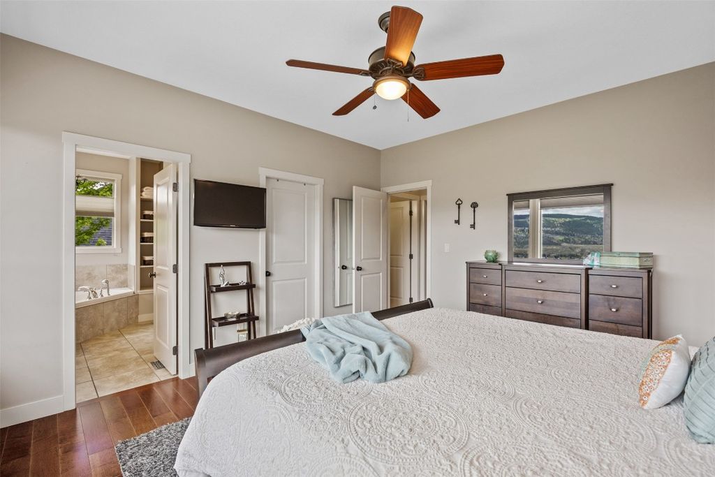 listing image 16514068528950014838