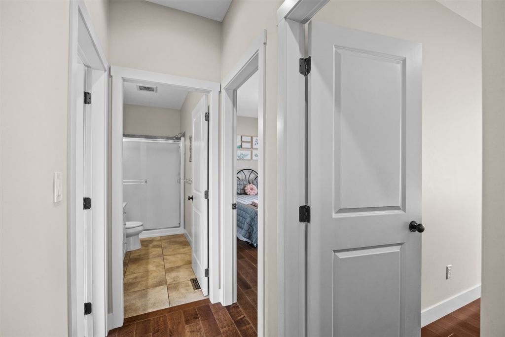 listing image 16517035130101140650