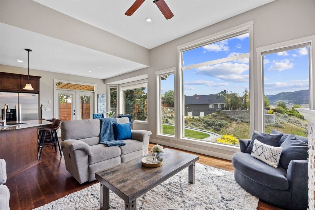 listing image 16513596523202670465