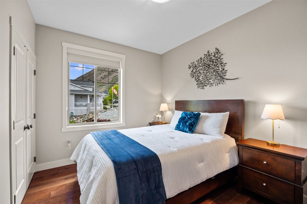 listing image 16518463675940137447