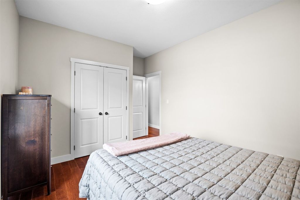 listing image 16510901749118498059