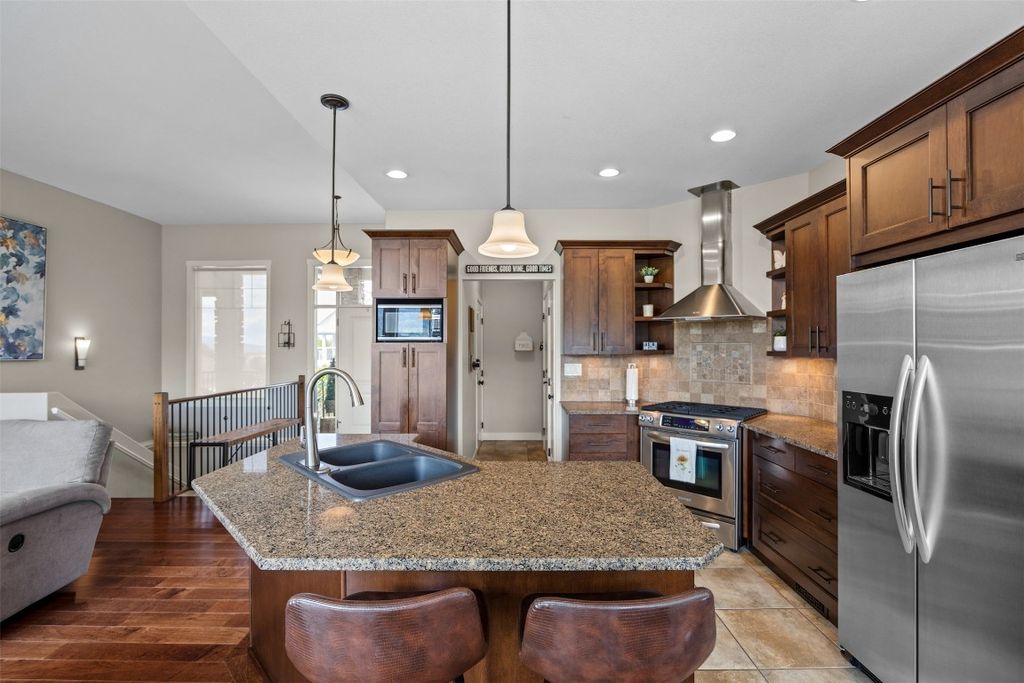 listing image 16517521245787669754