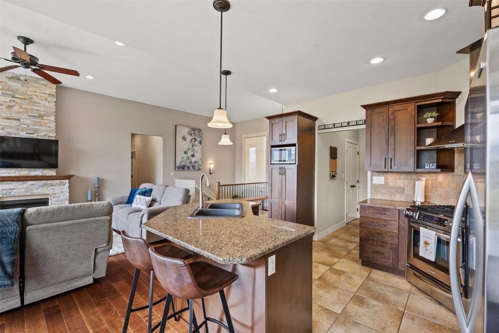listing image 16515343494498382253