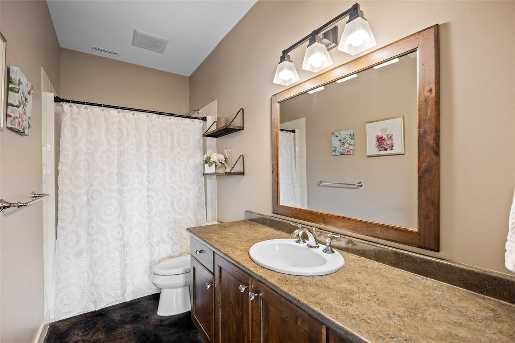 listing image 16517323206106541822