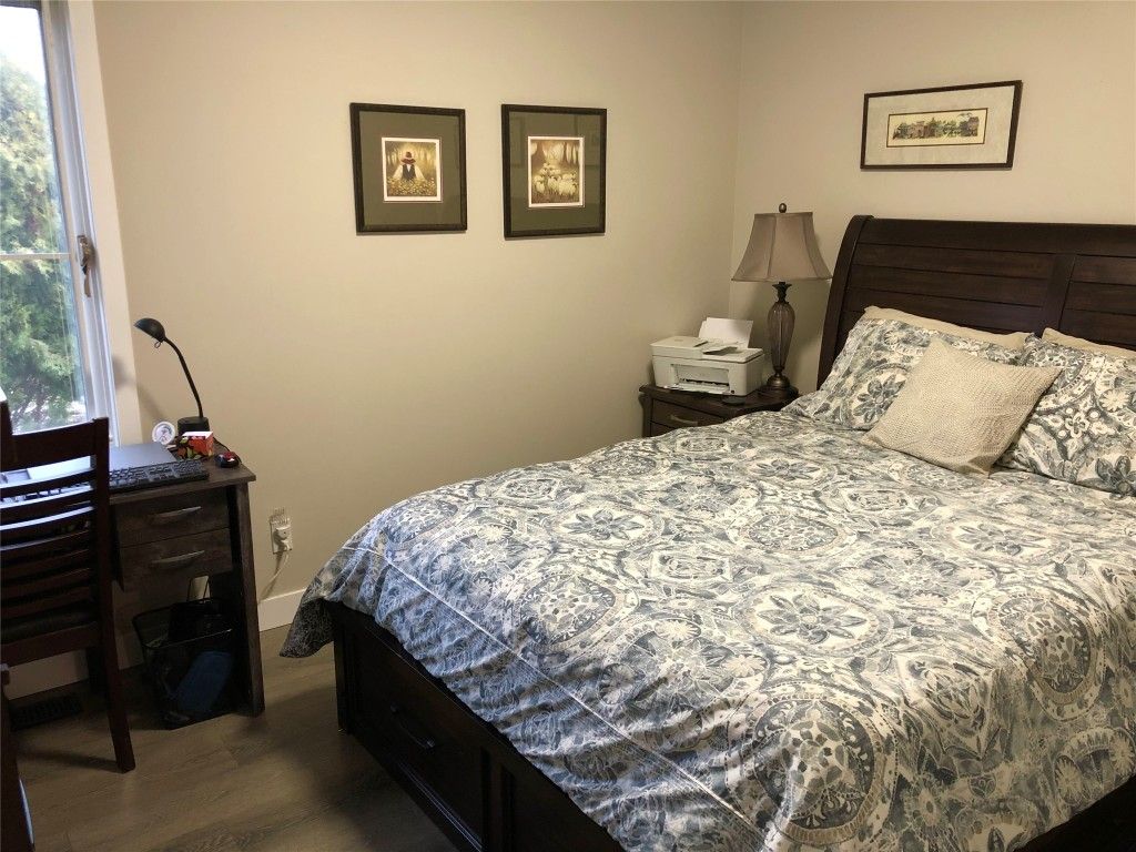 listing image 16512899397285315504