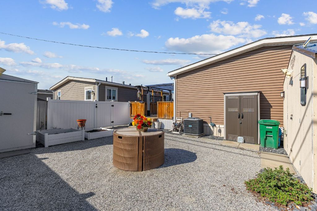 listing image 16518906270229179695