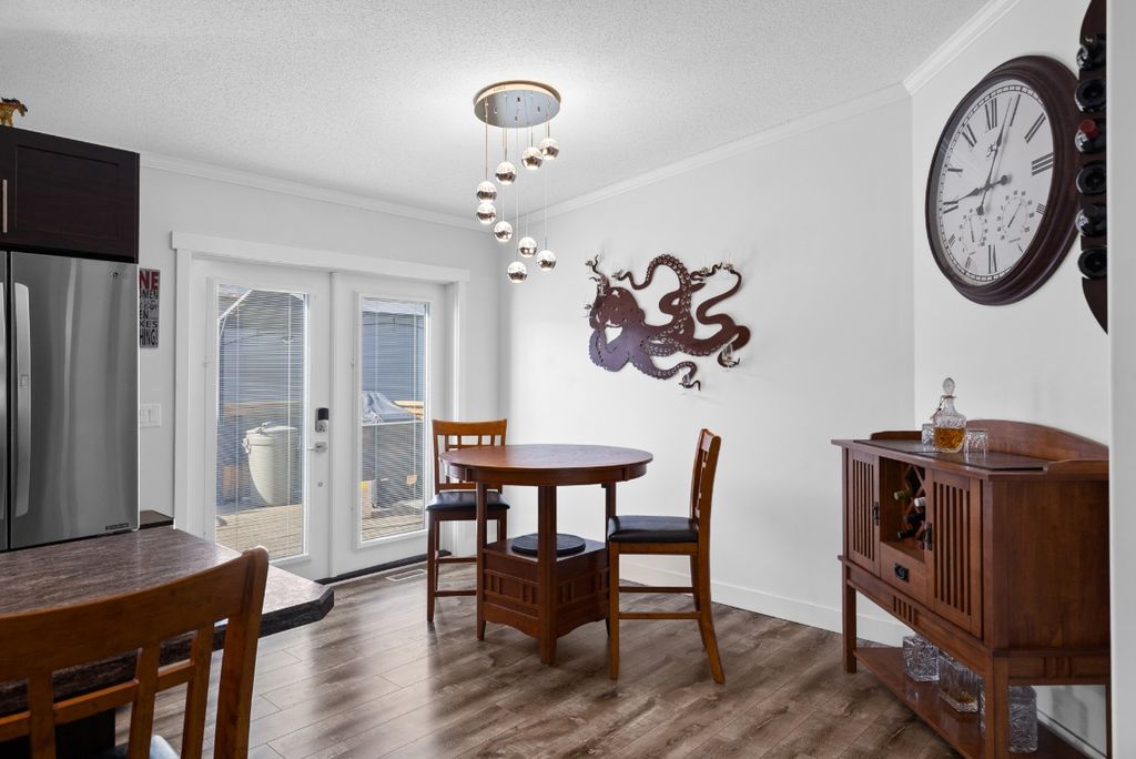 listing image 16515195134794250588