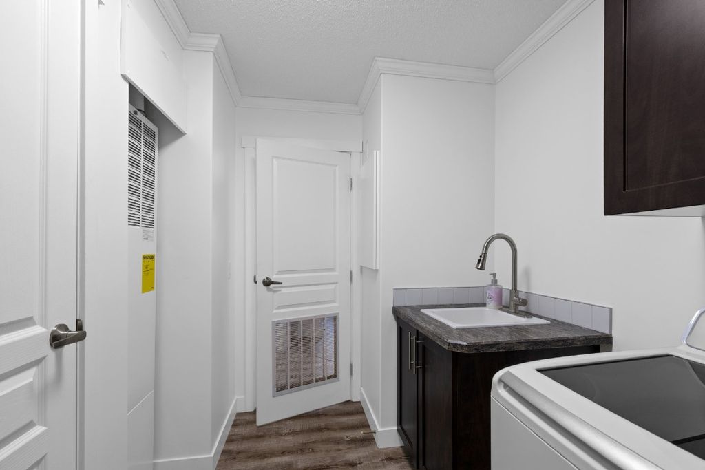 listing image 16512627036021785439