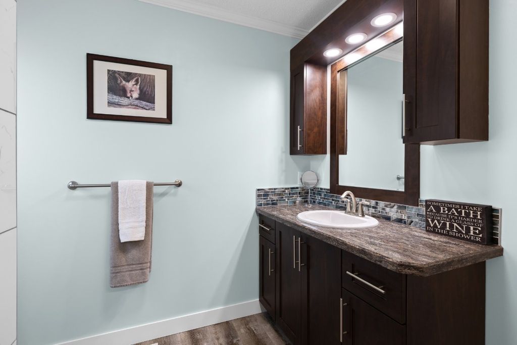 listing image 16513541967057524454