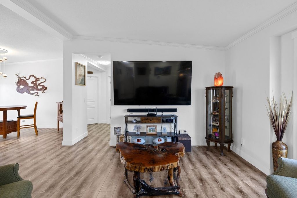 listing image 16515656466518695887