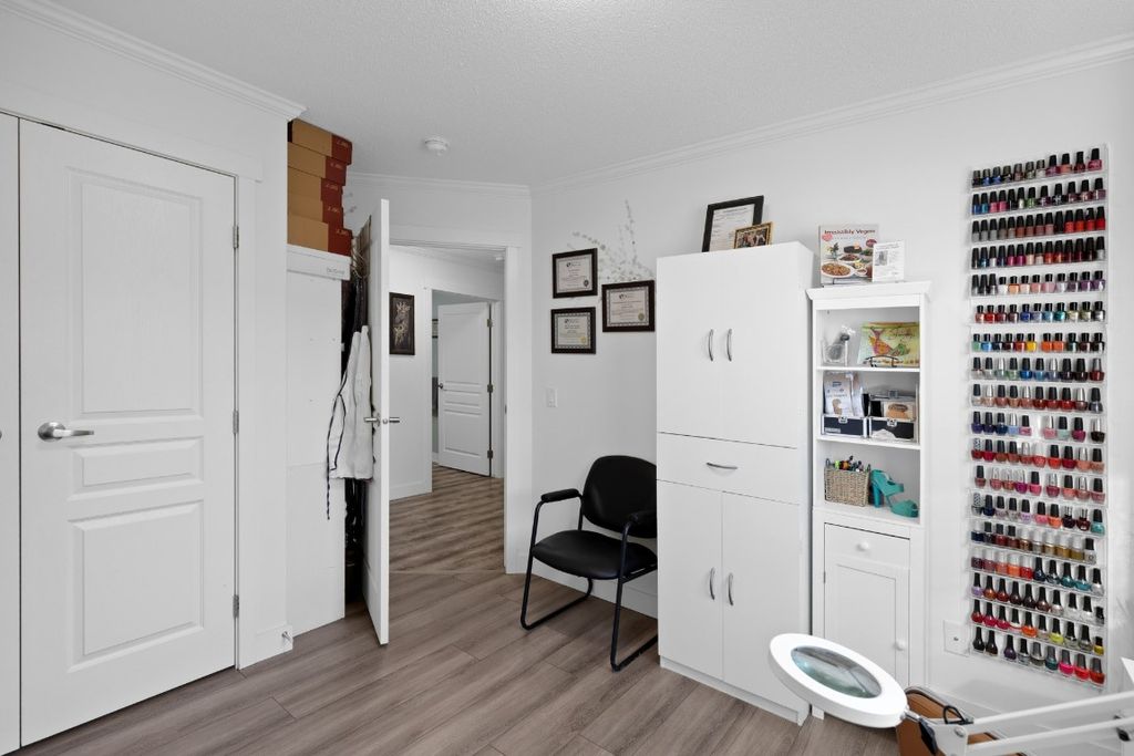 listing image 16517319296783984828