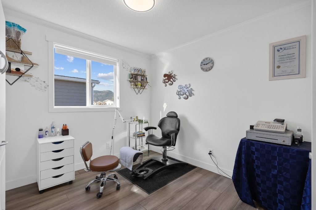 listing image 16518125416538818200