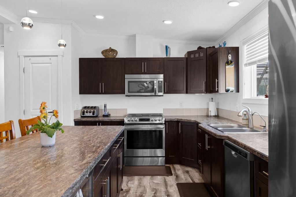 listing image 16512782105778310260