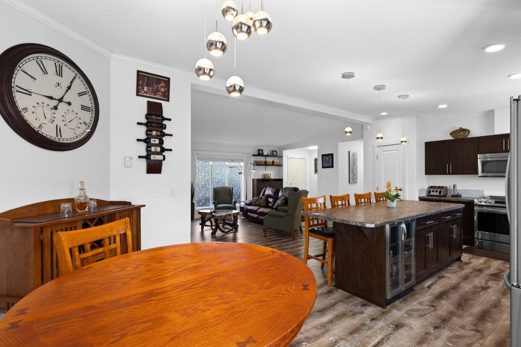 listing image 16518659576195115491