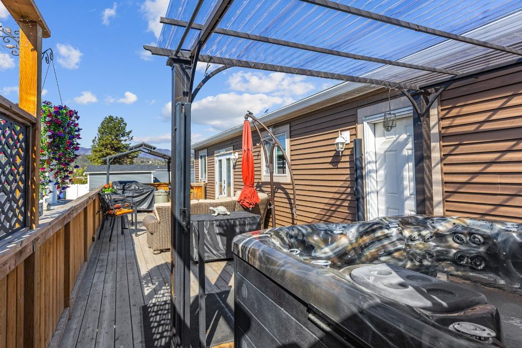 listing image 16517776136114654456