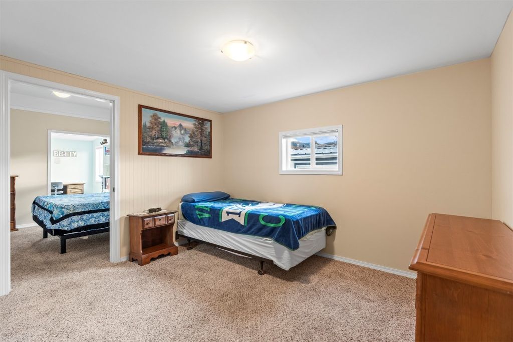 listing image 16513352340729405695