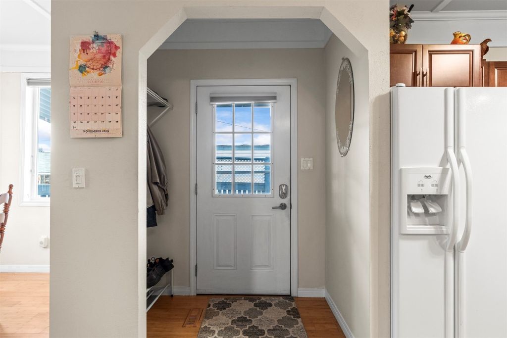 listing image 16512116703505522810