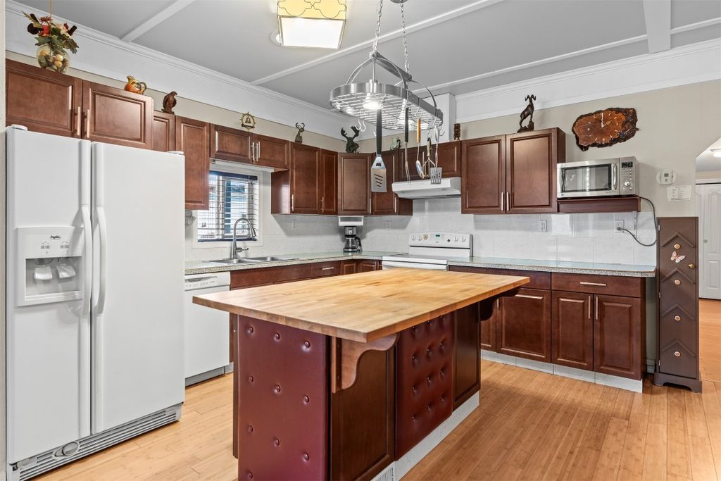 listing image 16518205347823494067