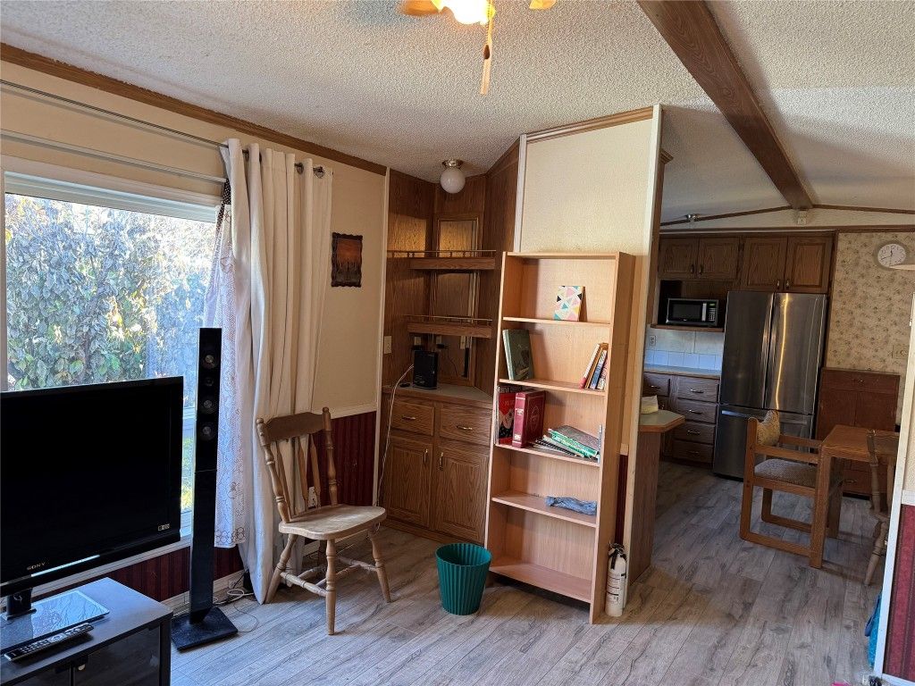 listing image 16514219237548142298