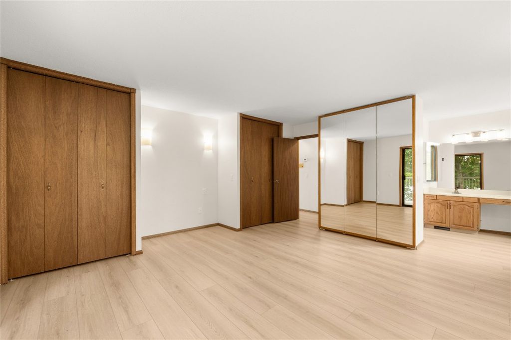 listing image 16514272274887644183