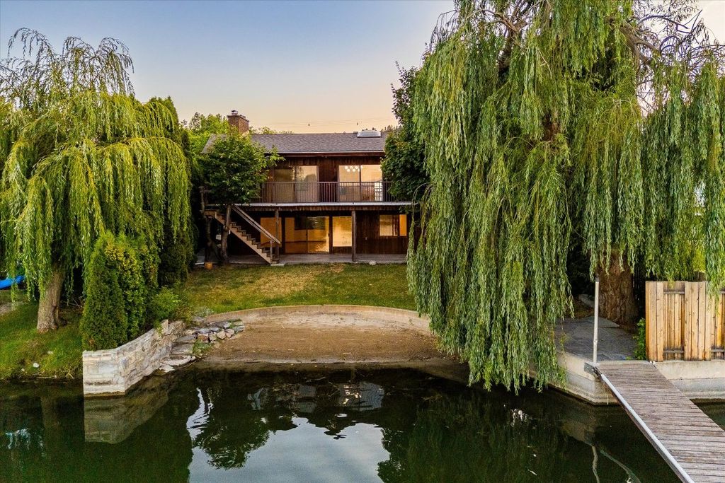 listing image 16515045681215341201
