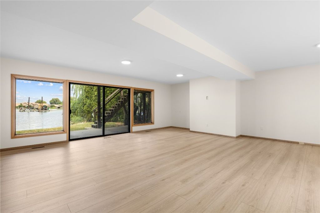 listing image 16510192602883670347