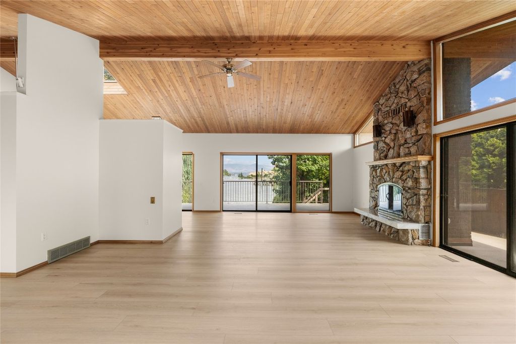 listing image 16513538658453401070