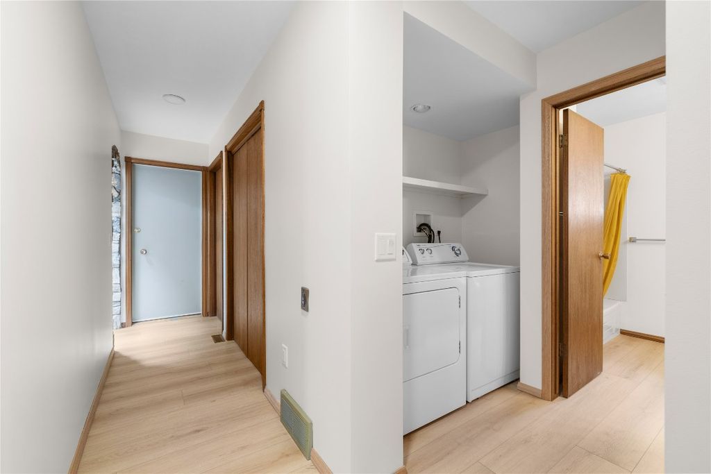 listing image 16514497796592757860