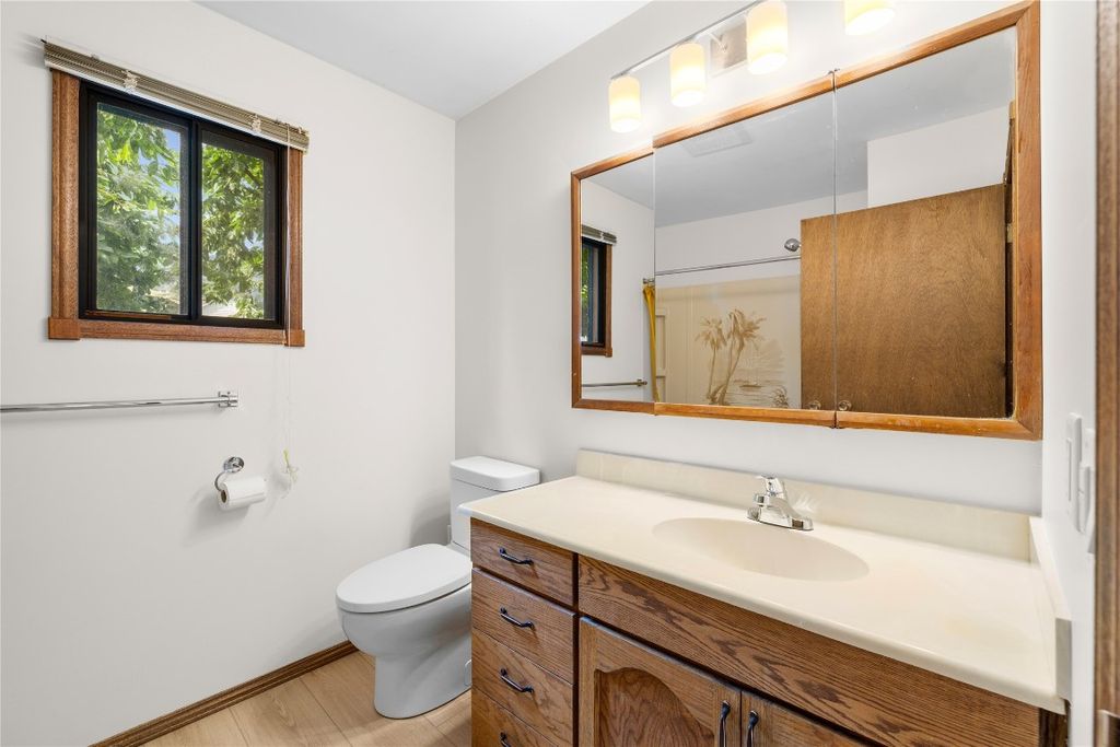 listing image 16514928637570177975