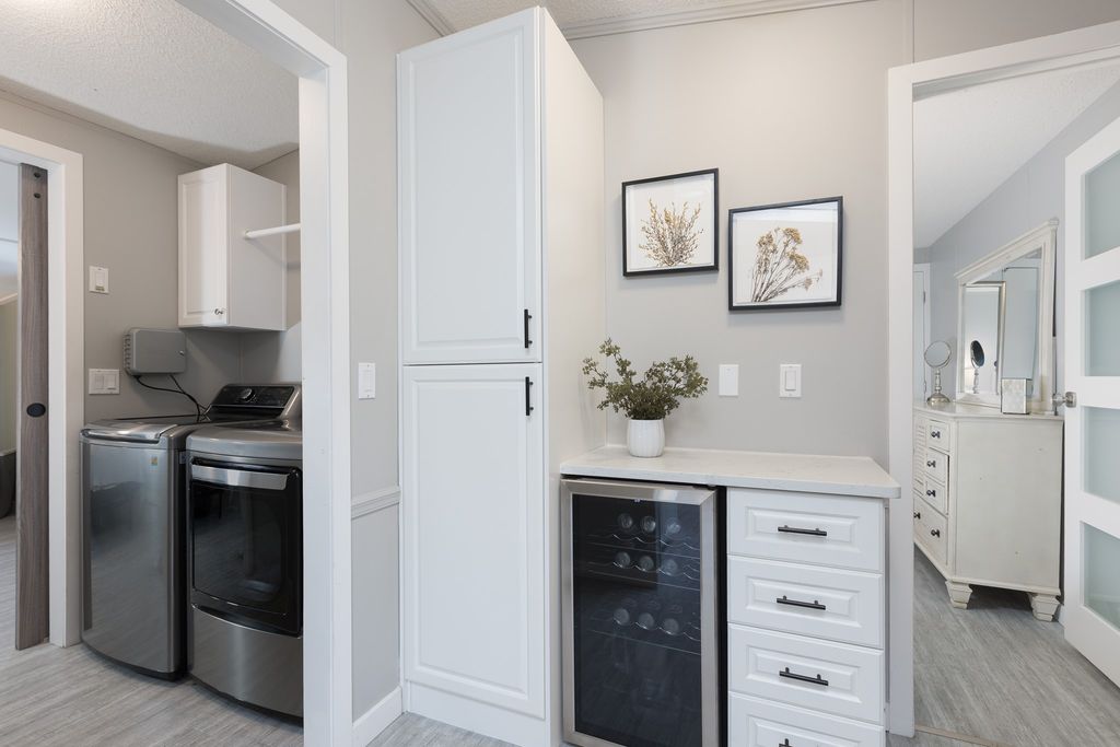 listing image 16516752051403418468