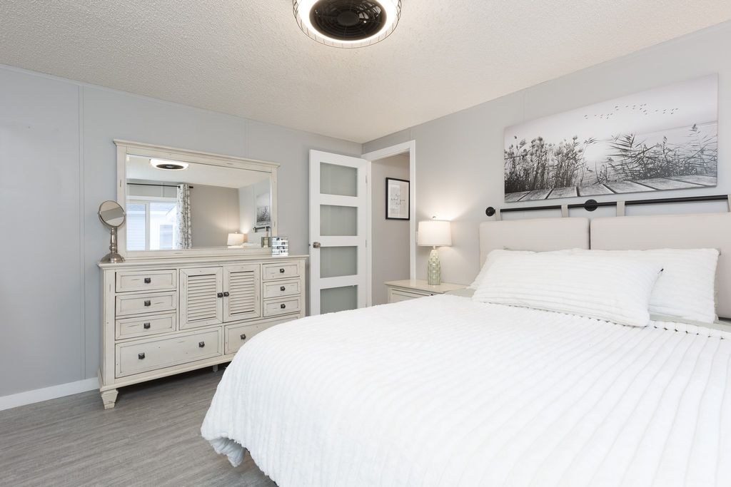 listing image 16515902553875328135