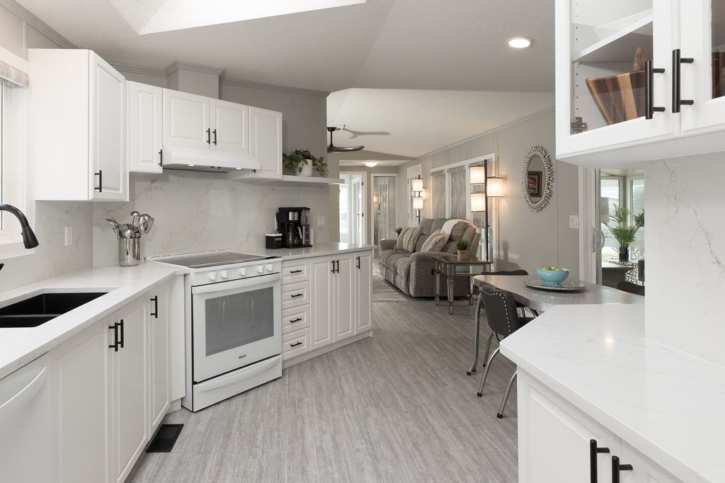listing image 16517968184014903269