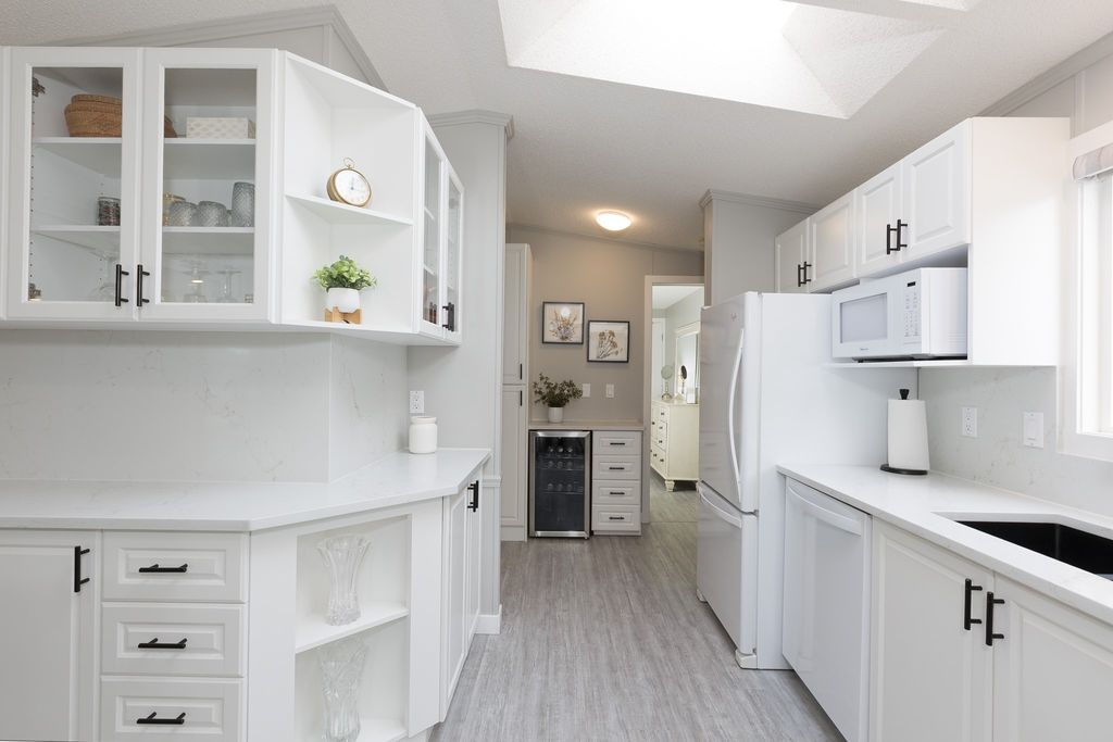 listing image 16519761937959771135