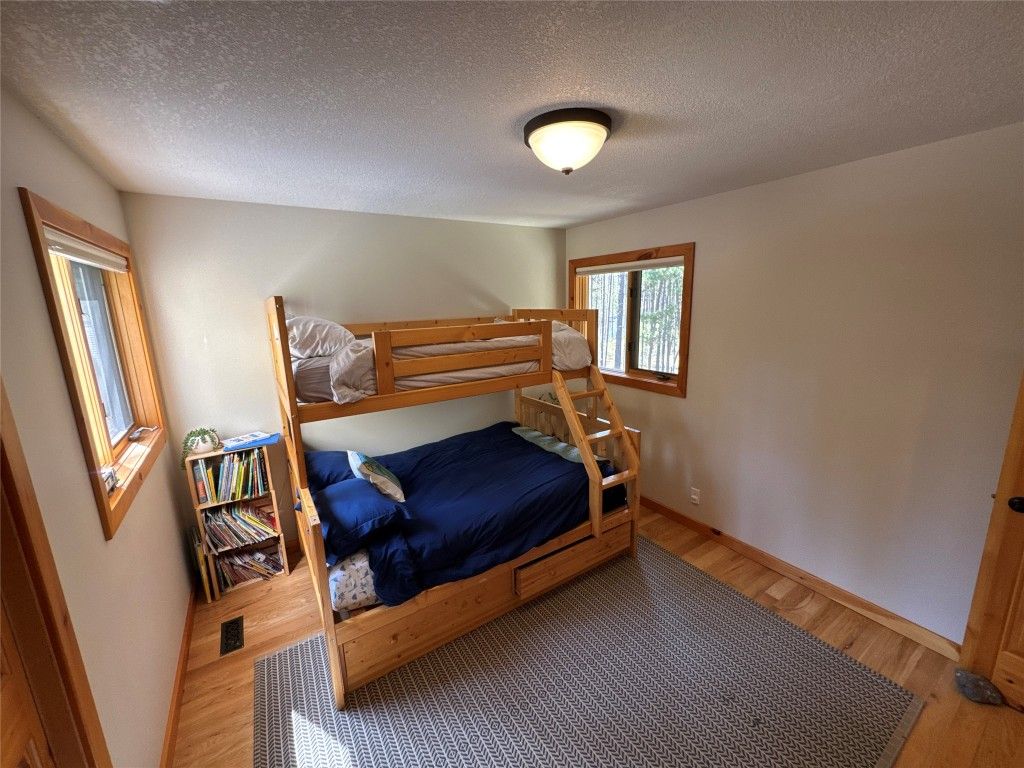 listing image 16519703794864927778